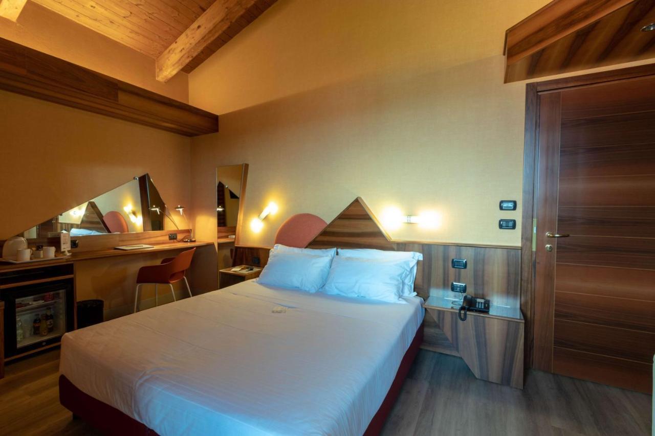 La Villa - Sure Hotel Collection By Best Western Ivrea Buitenkant foto