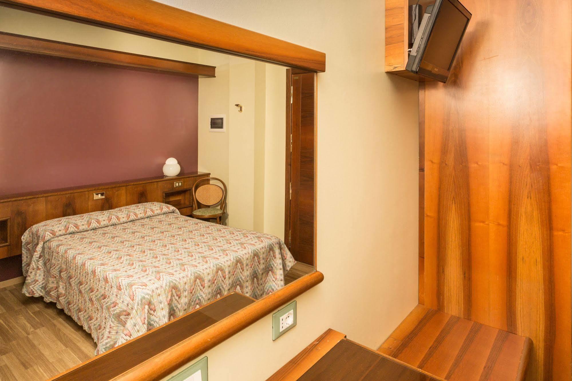 La Villa - Sure Hotel Collection By Best Western Ivrea Buitenkant foto
